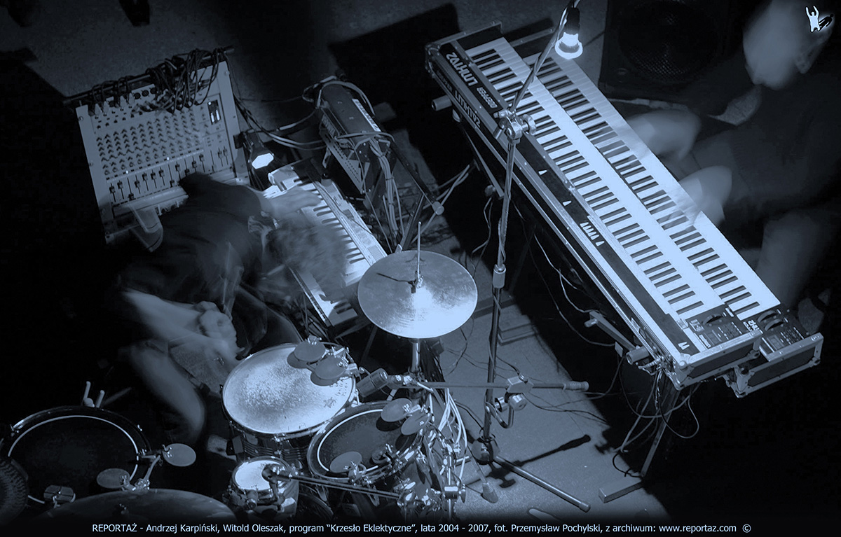 Koncert muzyki improwizowanej "Krzesło Eklektyczne" Andrzej Karpiński i Witold Oleszak. Stary Browar Poznań 2004 rok.