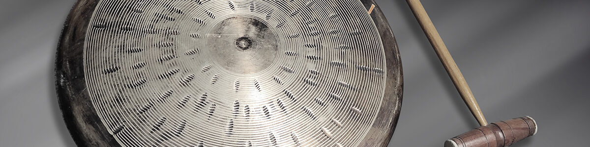 zespół REPORTAŻ - gong Amati 16 cali używany przez Andrzeja Karpińskiego od 04.06.1986 r.