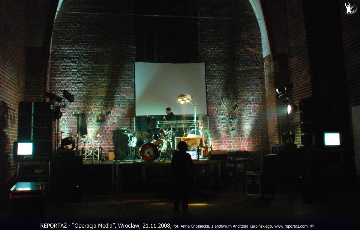 Reportaż, Operacja Media, Sala Gotycka, Wrocław, 2008